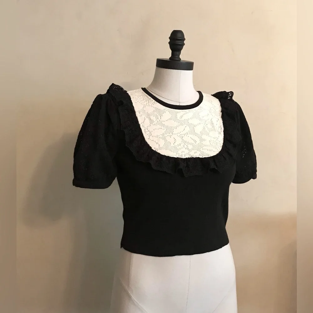 Zara Black and White Knit Top